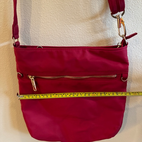 TRAVELON RED WINE CROSSBODY PURSE BAG WITH GOLD HARDWARE. - Picture 10 of 10